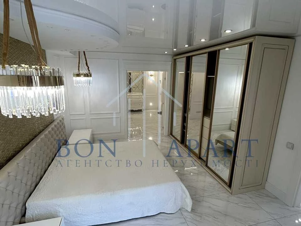 Apartment. Kyiv, Lower Val Street