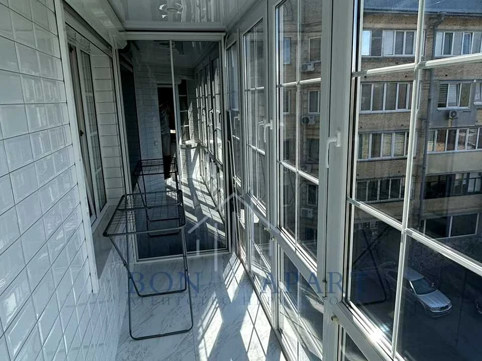 Apartment. Kyiv, Lower Val Street