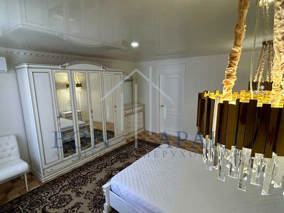Apartment. Kyiv, Lower Val Street