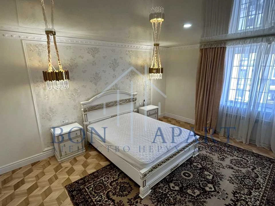 Apartment. Kyiv, Lower Val Street