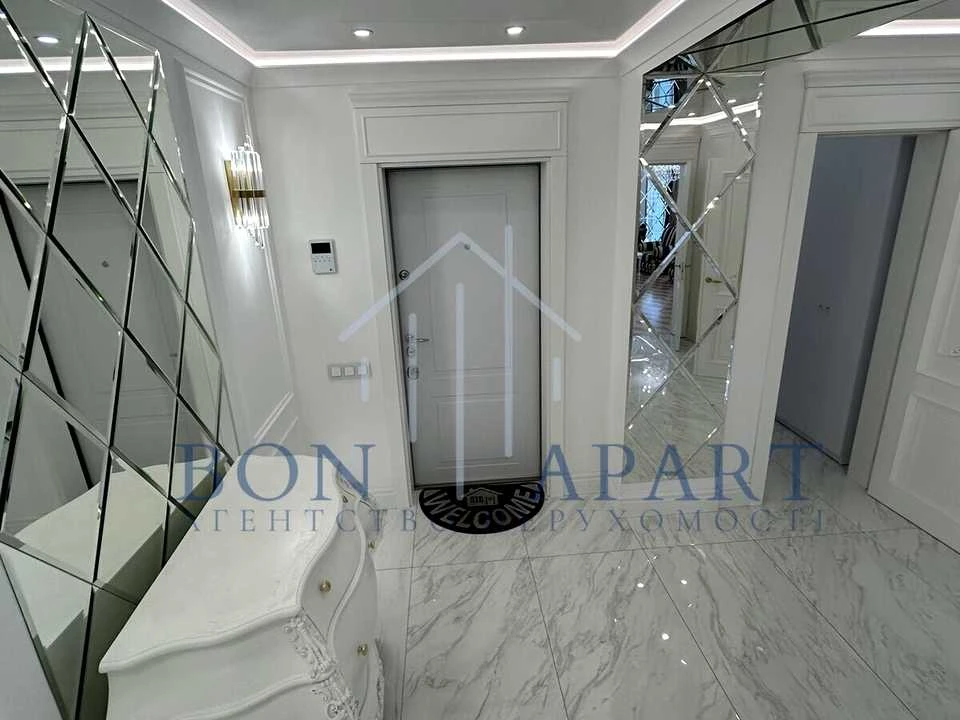 Apartment. Kyiv, Lower Val Street