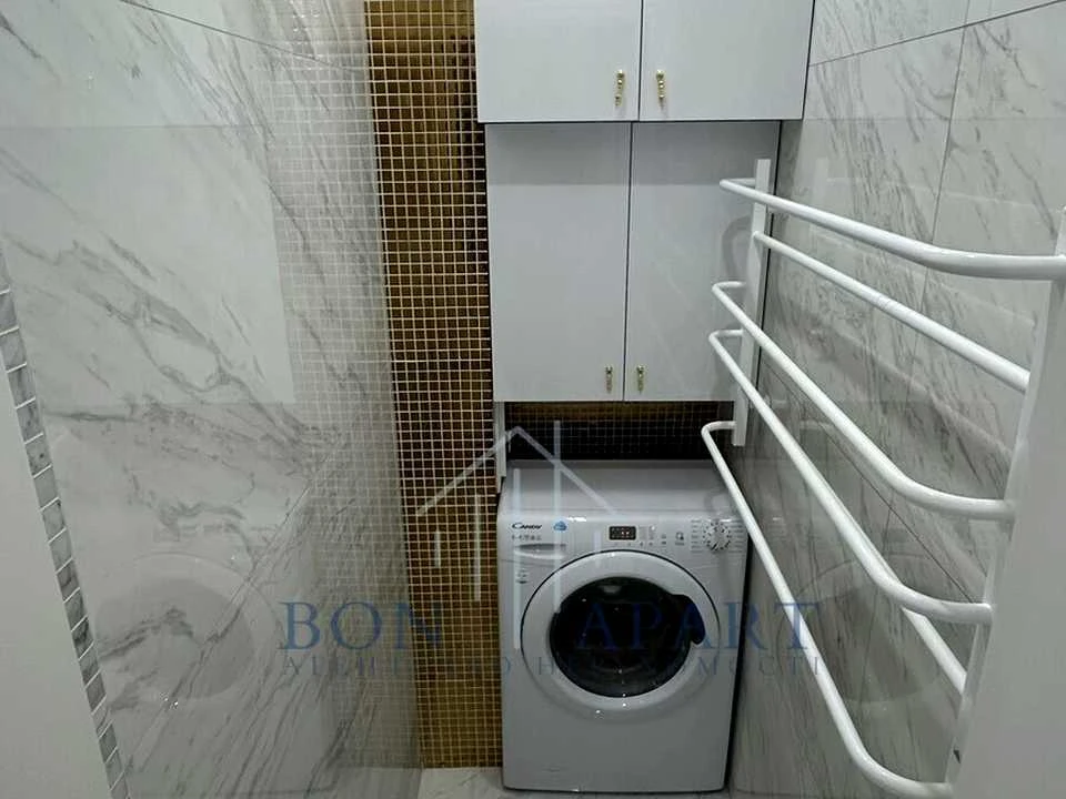 Apartment. Kyiv, Lower Val Street