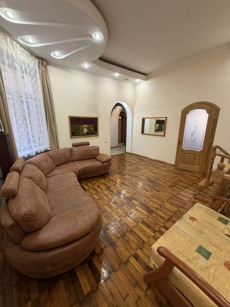 4-room apartment for sale in an Austrian house on Rappoport Street