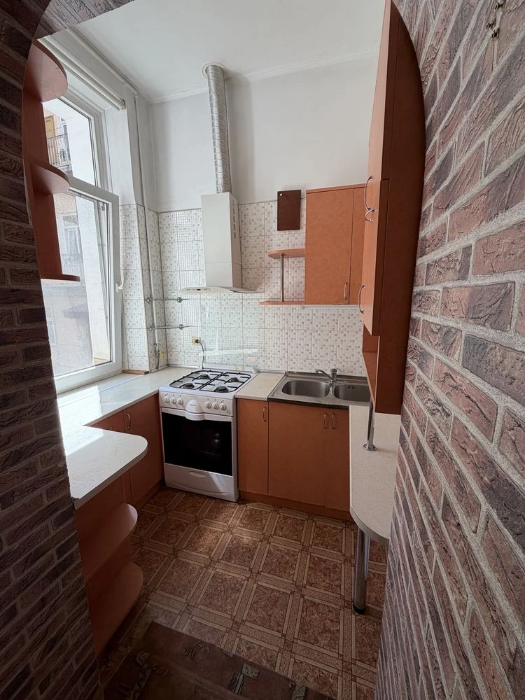 4-room apartment for sale in an Austrian house on Rappoport Street