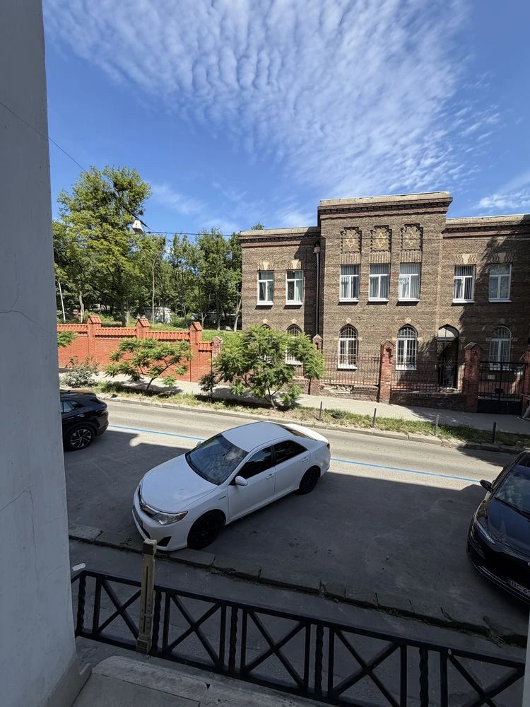 4-room apartment for sale in an Austrian house on Rappoport Street