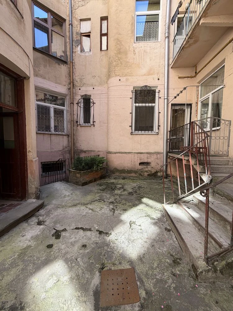 4-room apartment for sale in an Austrian house on Rappoport Street