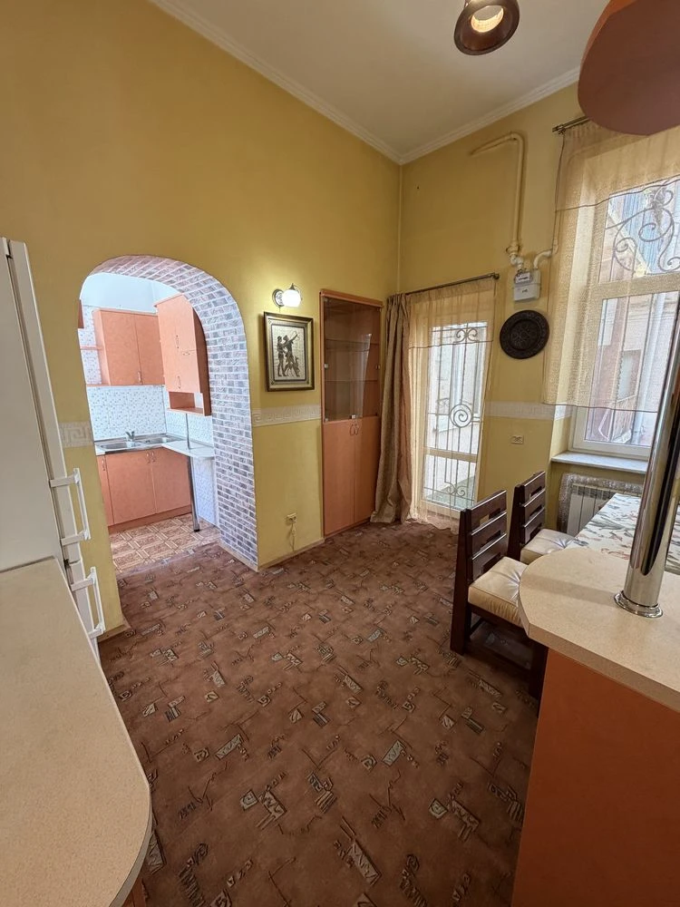 4-room apartment for sale in an Austrian house on Rappoport Street