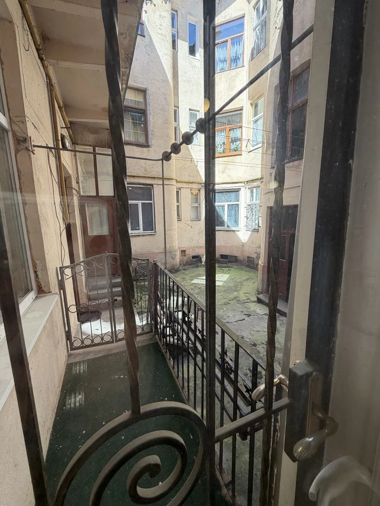 4-room apartment for sale in an Austrian house on Rappoport Street