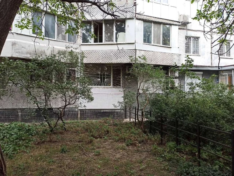 Квартира в комерційних цілях, вул. Ільфа та Петрова, Левітана, Таїро