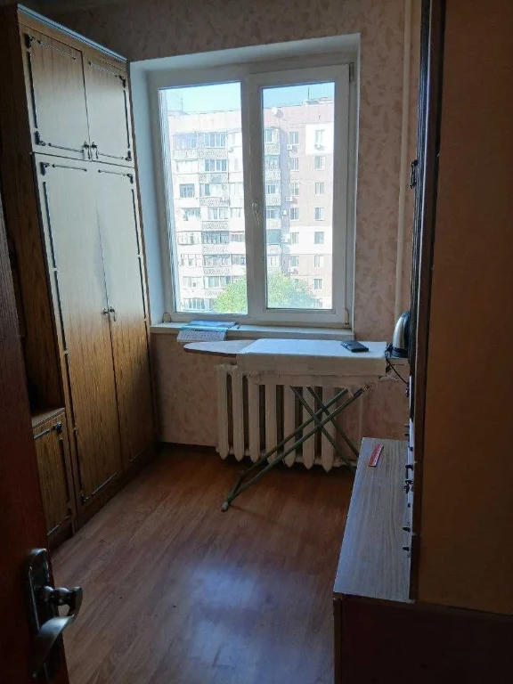 For Sale 3-Room Apartment on Akademik Zabolotnogo Street / Family
