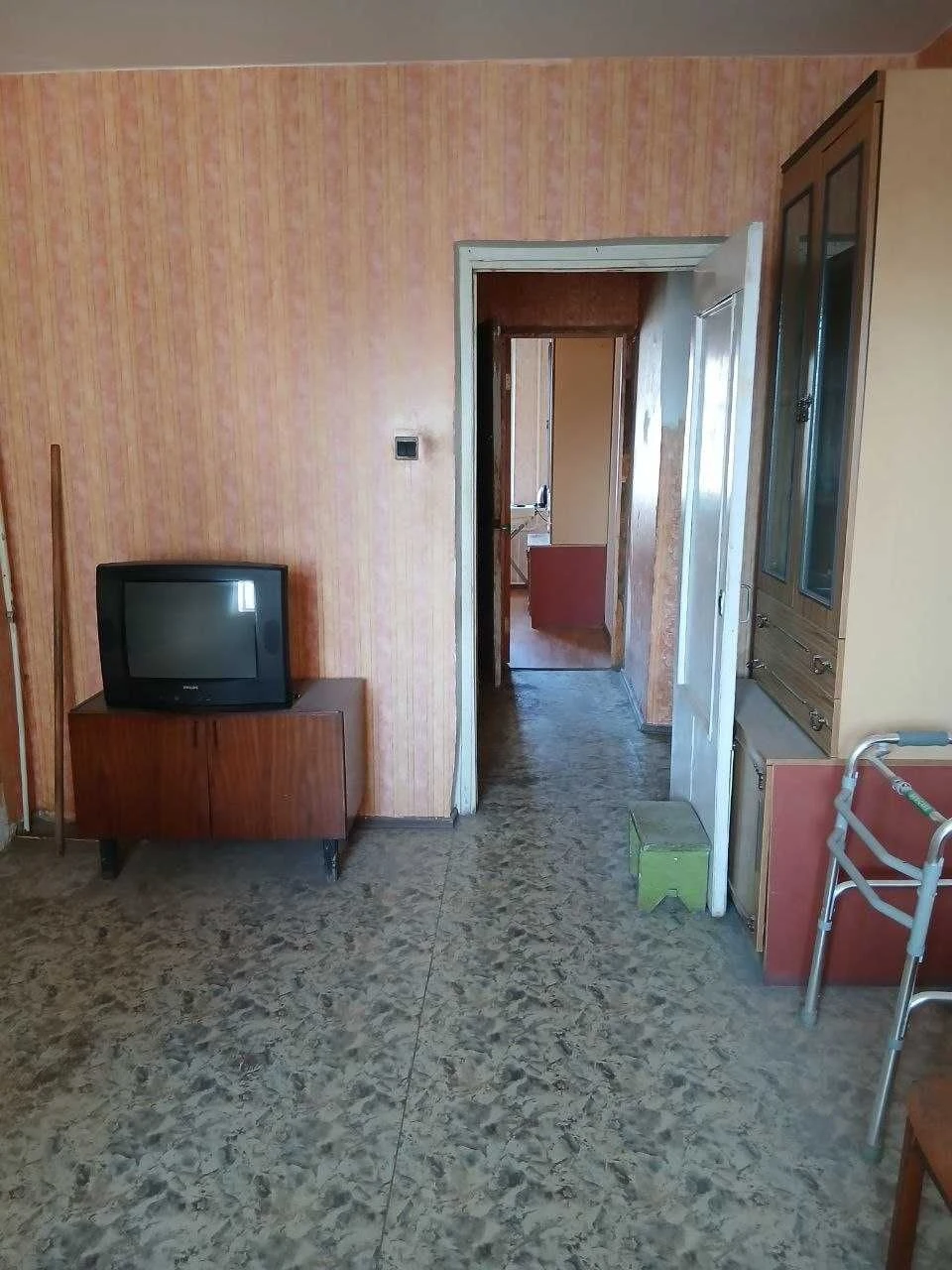 For Sale 3-Room Apartment on Akademik Zabolotnogo Street / Family