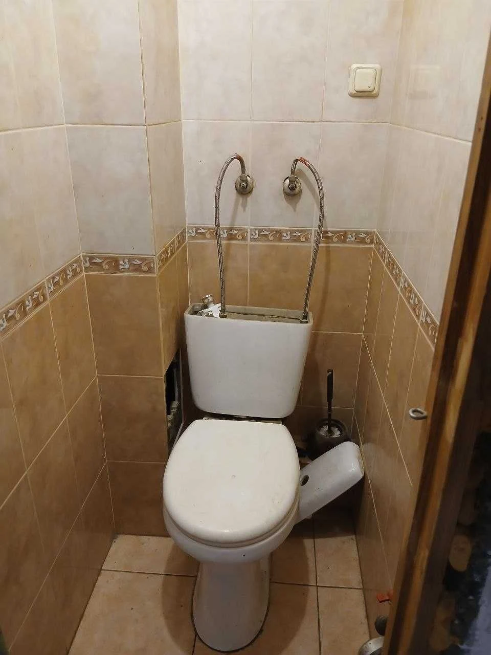 For Sale 3-Room Apartment on Akademik Zabolotnogo Street / Family
