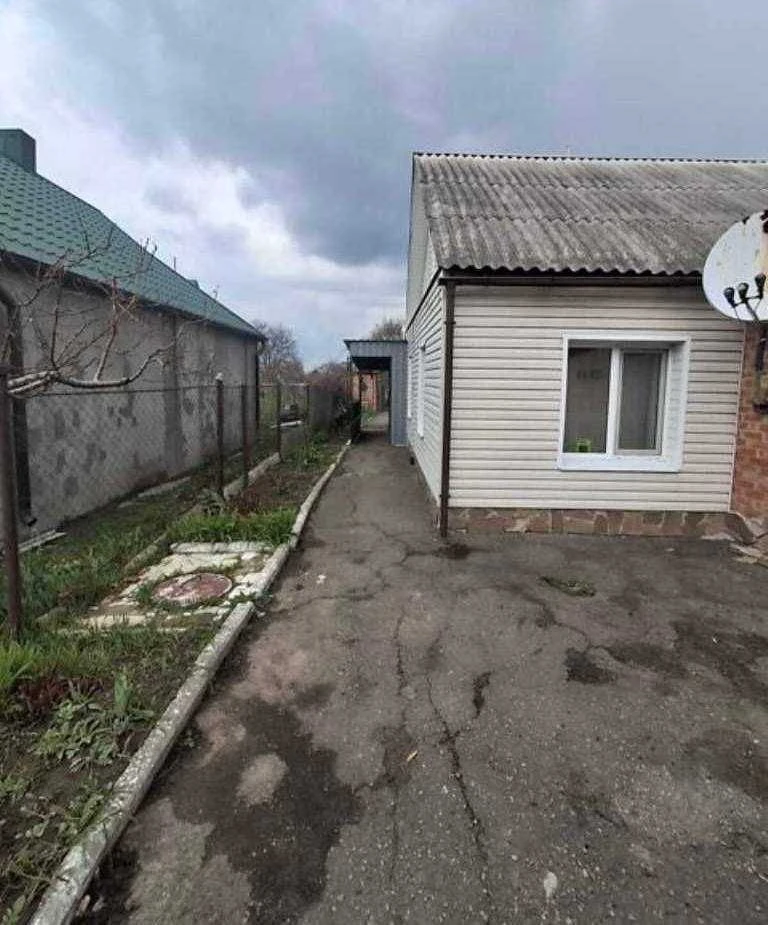 Частина будинку з окремим двором в передмісті Полтави !!