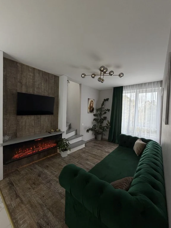 No Commission: Apartment for Sale with Renovation Near Park in Bryukh
