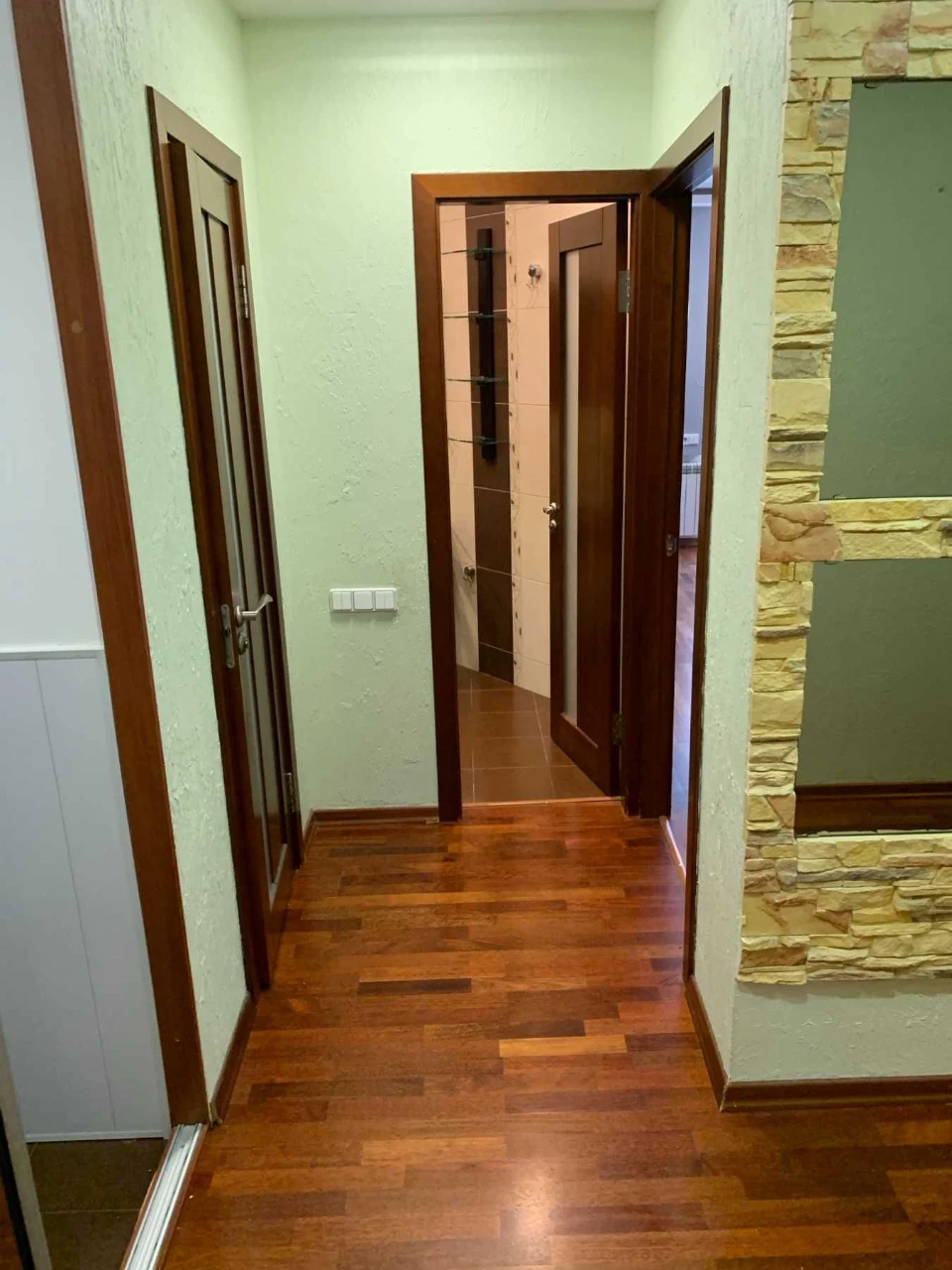 Трикімнатна квартира в Барбюсі, терміново продається