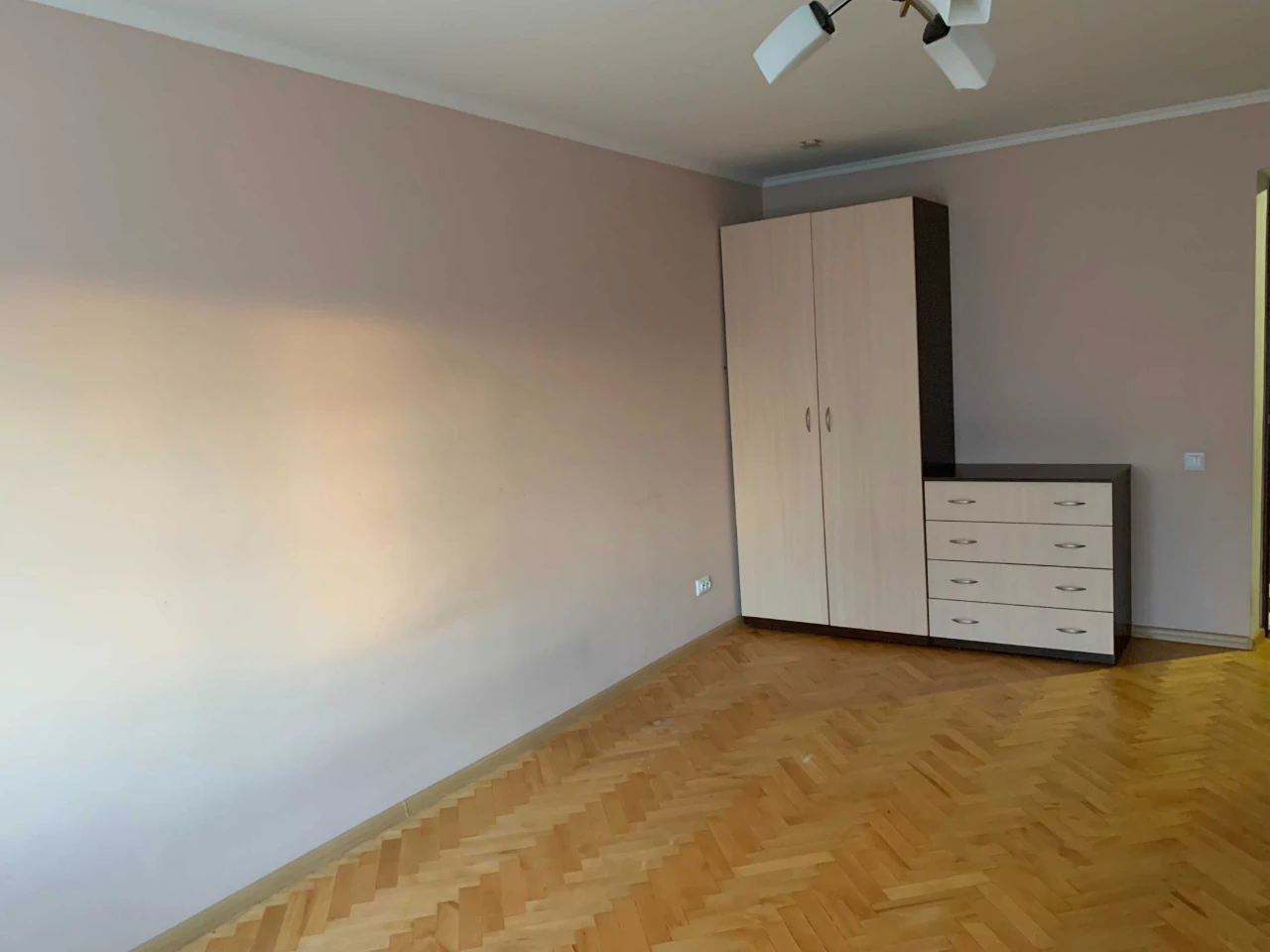 For Sale 2-Bedroom Apartment in Slibenskiy, Eastern