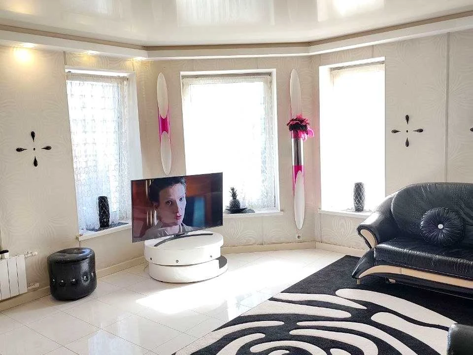Apartment. Kyiv, Lower Val st.