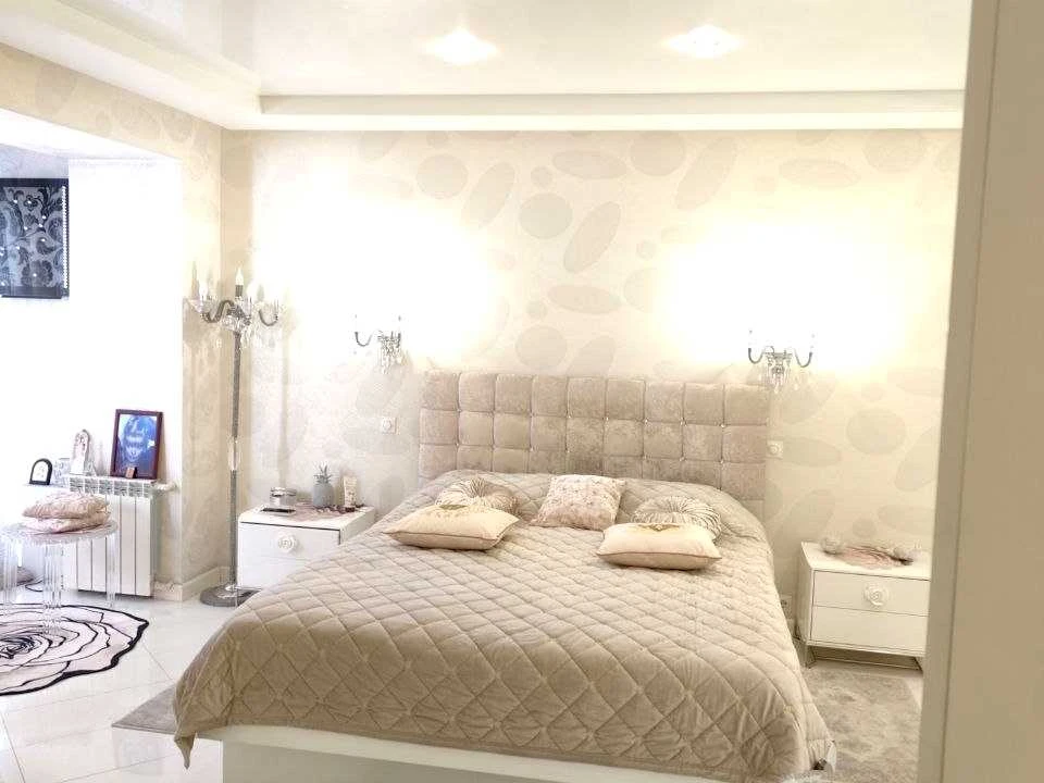 Apartment. Kyiv, Lower Val st.