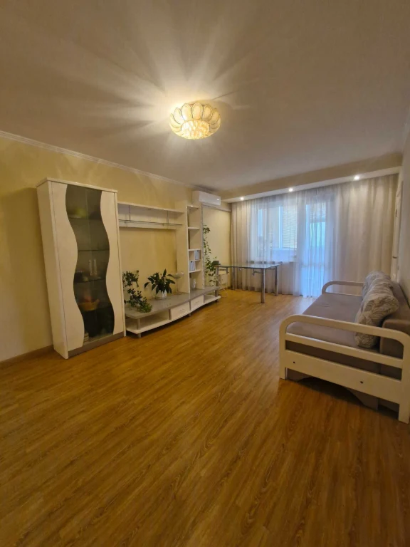 Вул. Ореста Васкула, буд.8, продаж , 4-х кімнатна