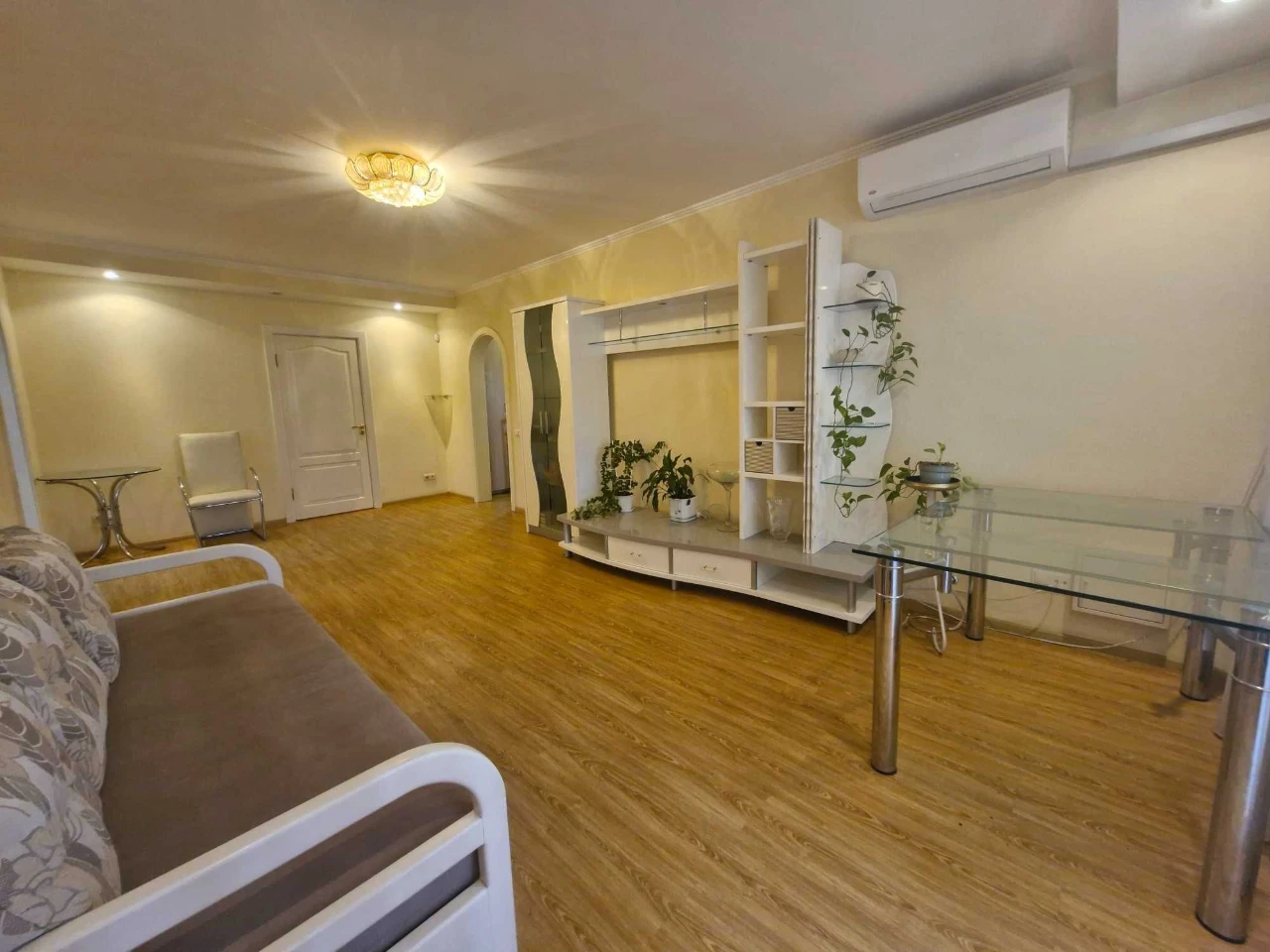 Вул. Ореста Васкула, буд.8, продаж , 4-х кімнатна