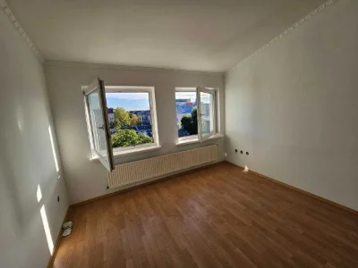 Sale of a 3-room apartment in the city center!