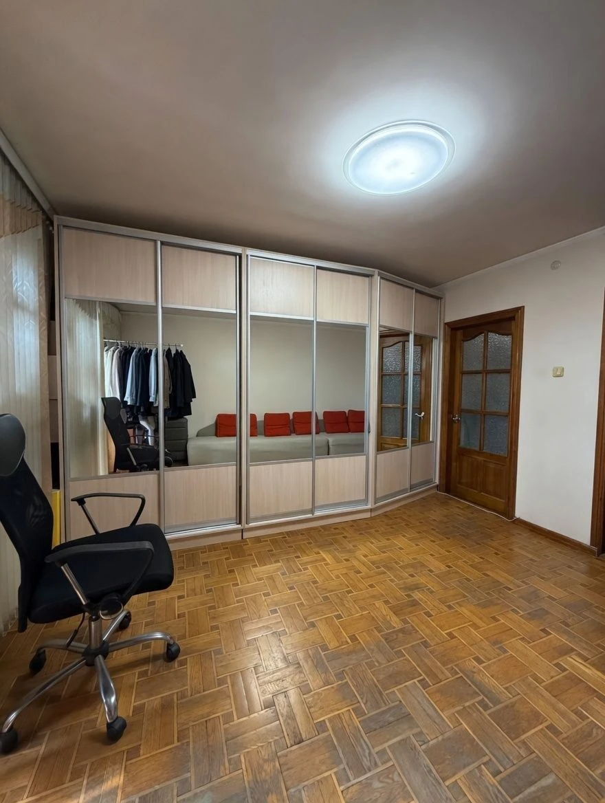 Продам срочно 1 ком кв 38 м Королева -Левитана