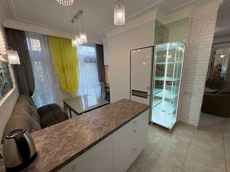 Квартира. Киев, Регенераторная улица.