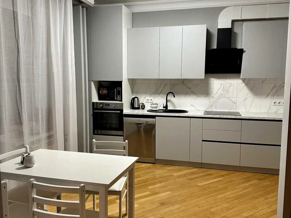 Apartment. Dimitrivska Street, Kyiv