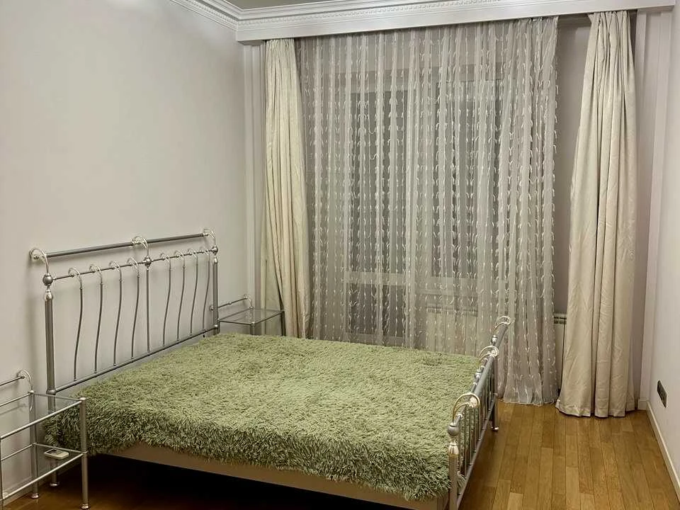 Apartment. Dimitrivska Street, Kyiv