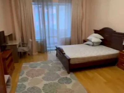 Apartment. Dimitrivska Street, Kyiv