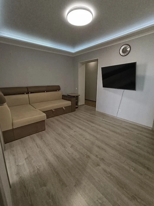 Продам велику  квартиру