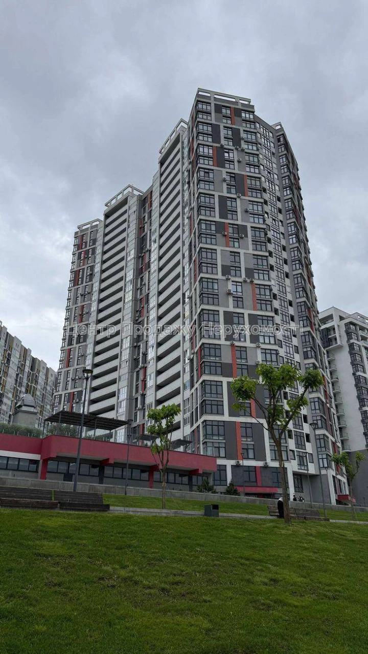 Продаж 3-кімнатній квартири в ЖК "Русанівська Гавань"