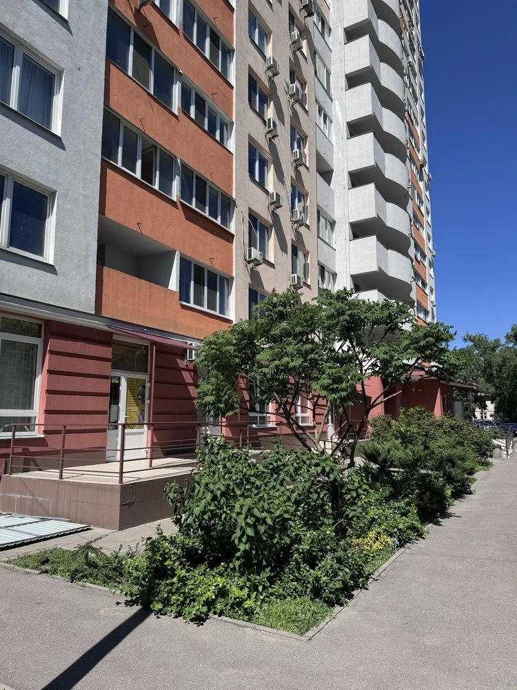 Продається однокімнатна квартира біля метро Чернігівська без