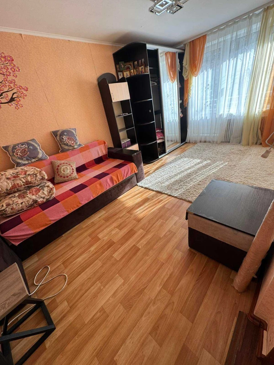 Продаж. 1 кімнатна квартира з капітальним ремонтом
