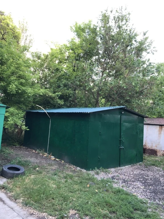 For Sale: Metal Garage