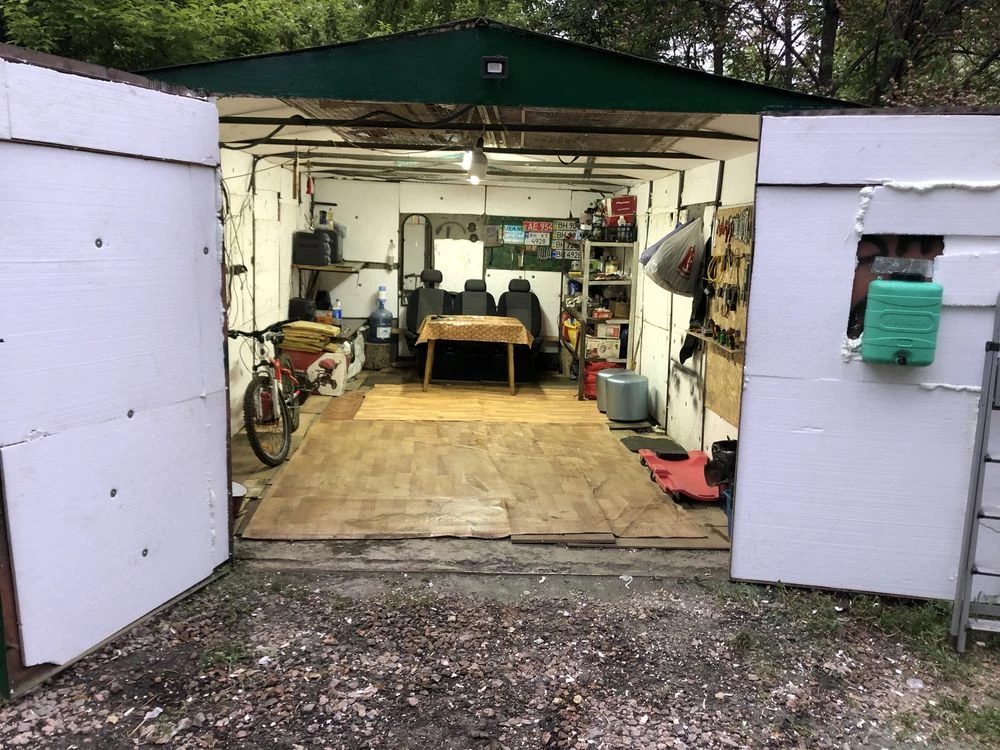 For Sale: Metal Garage
