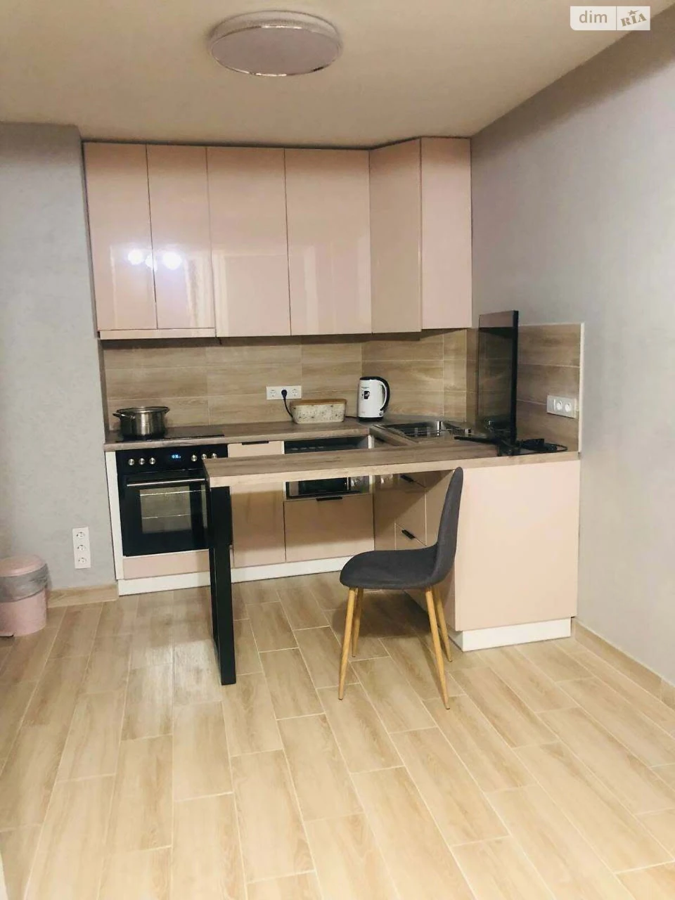 Long-Term Rental Apartment, Podil