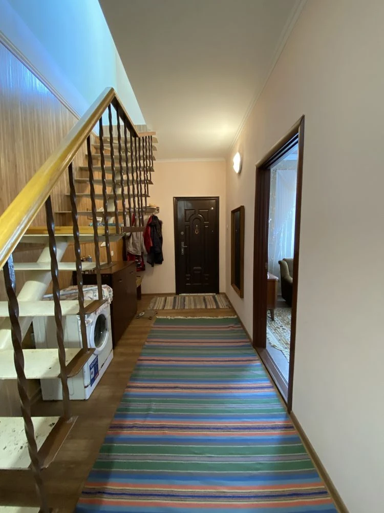 Selling 2-story house in Big Korennya