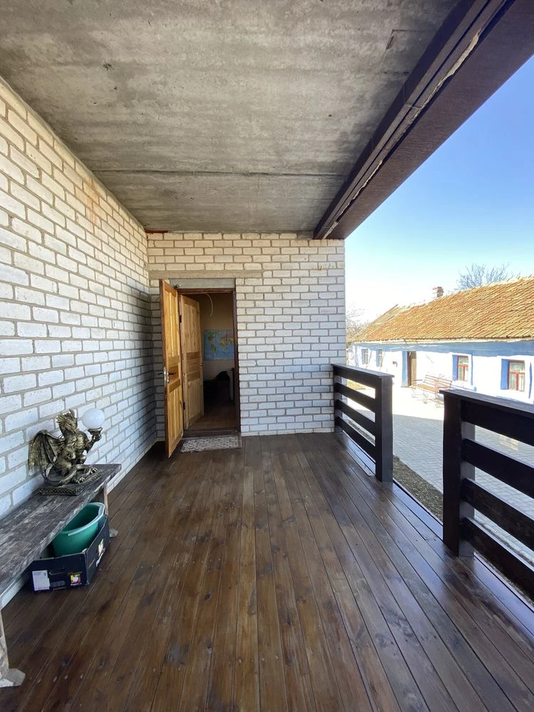 Selling 2-story house in Big Korennya