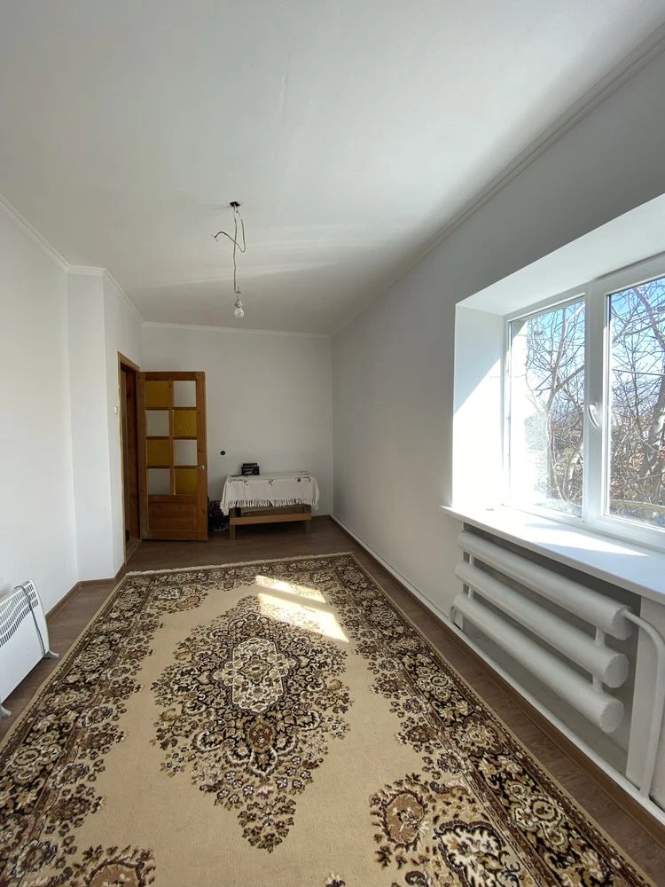 Selling 2-story house in Big Korennya