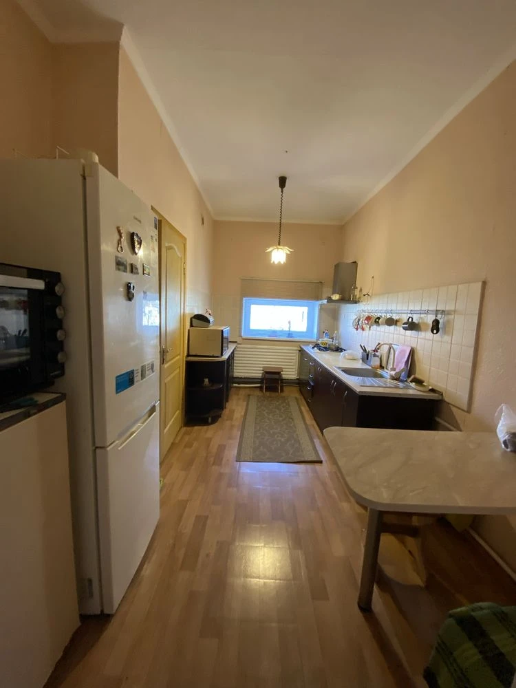 Selling 2-story house in Big Korennya