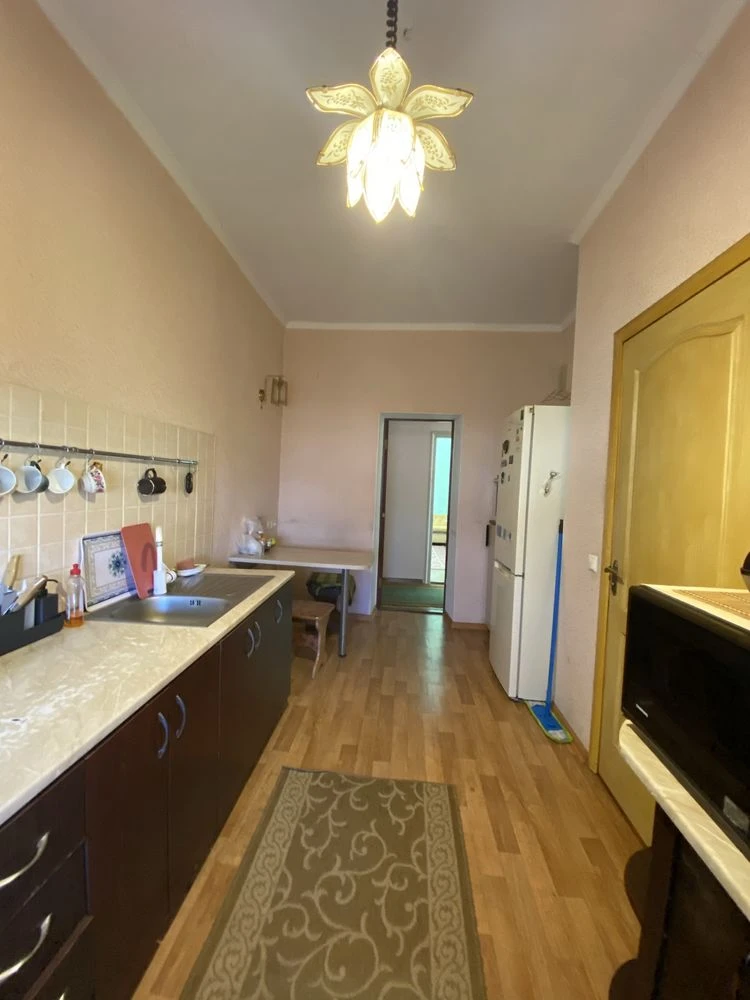 Selling 2-story house in Big Korennya
