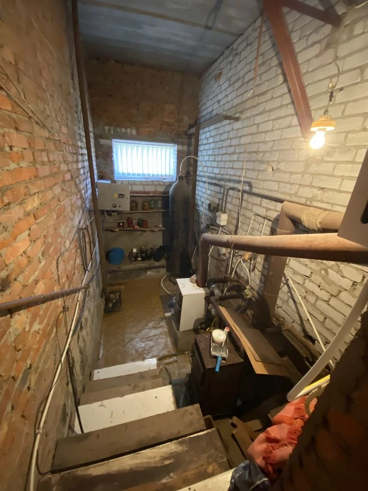 Selling 2-story house in Big Korennya