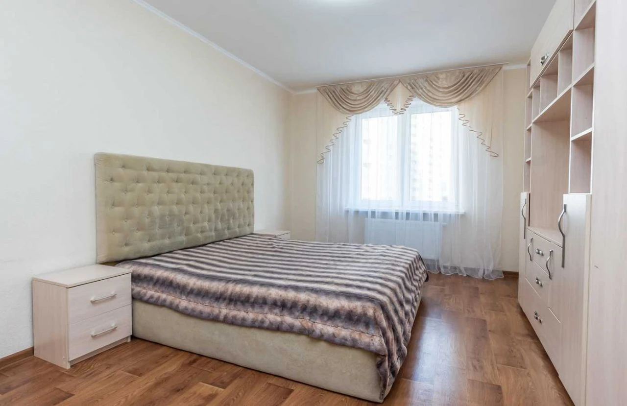 Сдам трехкомнатную квартиру (95 м²) в Киеве, Оболонский район
