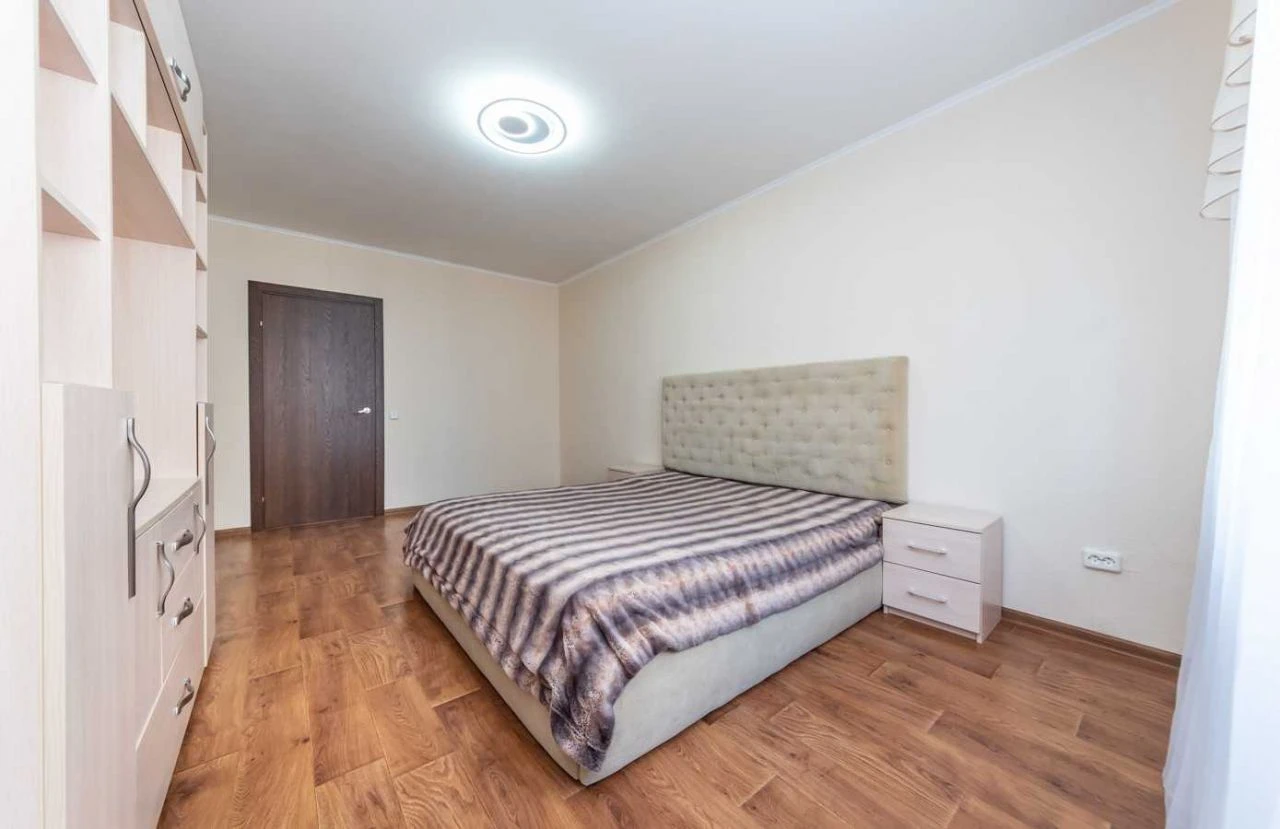 Сдам трехкомнатную квартиру (95 м²) в Киеве, Оболонский район
