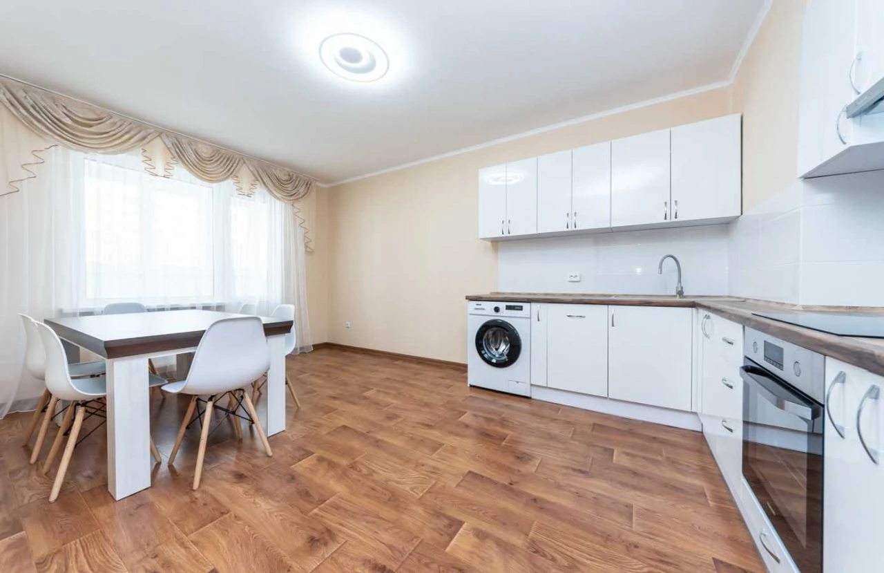 Сдам трехкомнатную квартиру (95 м²) в Киеве, Оболонский район