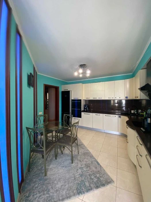 В продаже 3 ком. квартира в кирпичном доме на Кленовой с