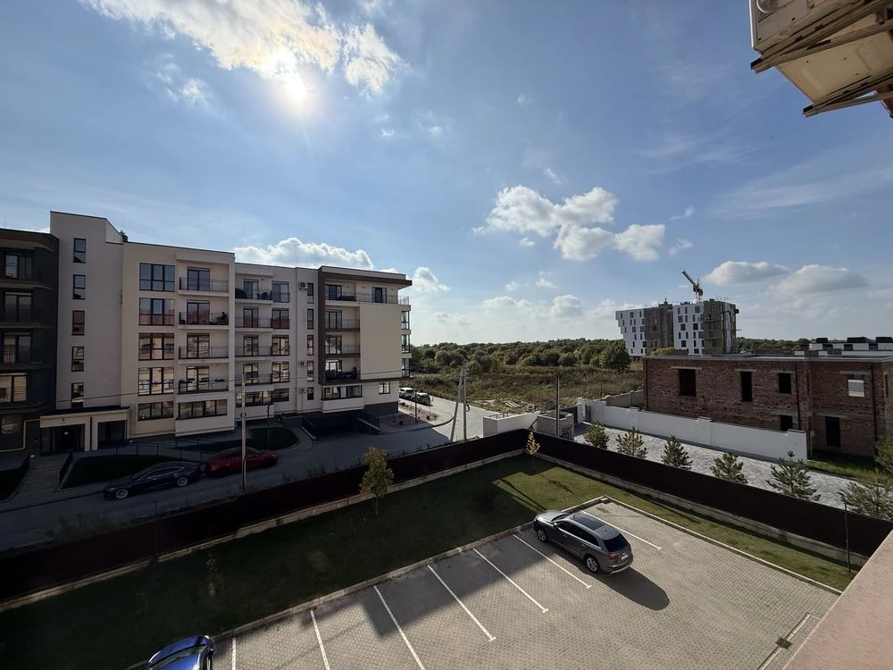 Sale of a 3-bedroom apartment on Heroi Krot Street