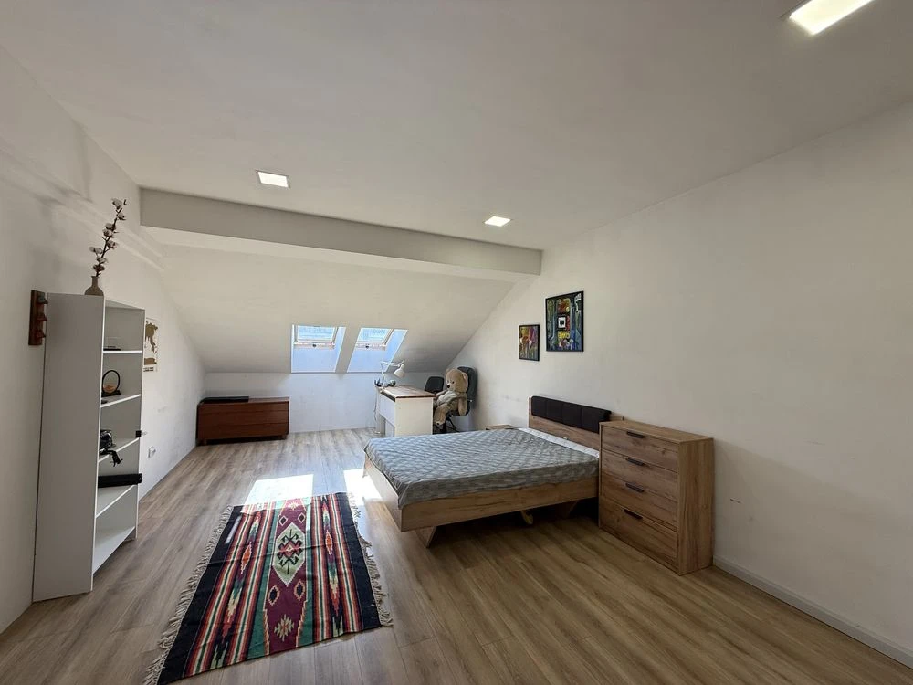 Sale of a 3-bedroom apartment on Heroi Krot Street