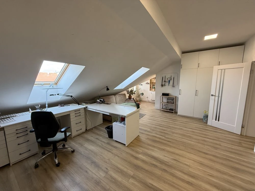 Sale of a 3-bedroom apartment on Heroi Krot Street